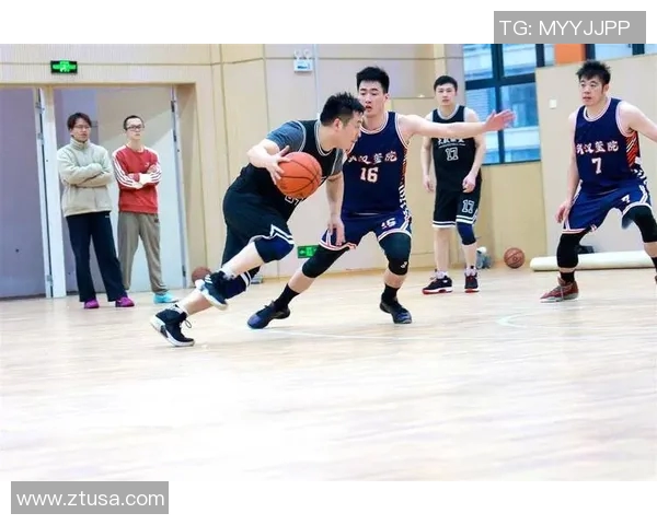 武汉篮球队阵地战革新探索：从战术创新到团队协作的全新视角