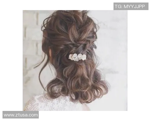 足球场上的发型风潮绑着头发的明星们如何影响时尚与运动文化