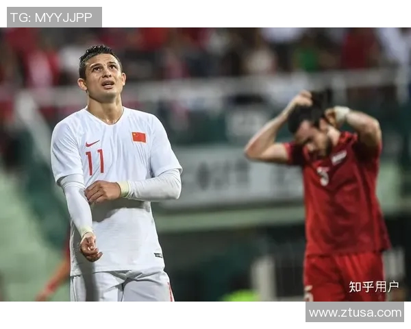 足球明星身着中国传统服饰展现文化魅力引发全球关注与热议